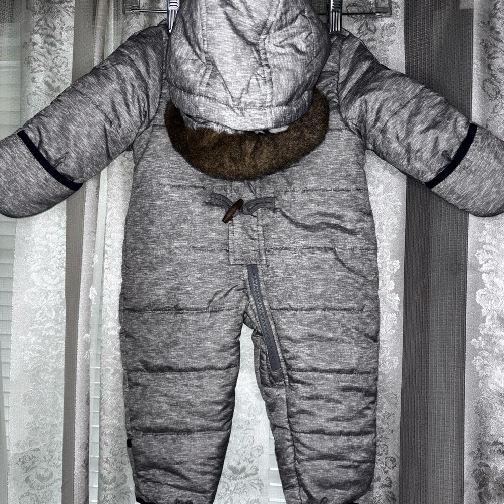 OshKosh B'gosh‎ Gray Puffer Snowsuit with Brown Accents